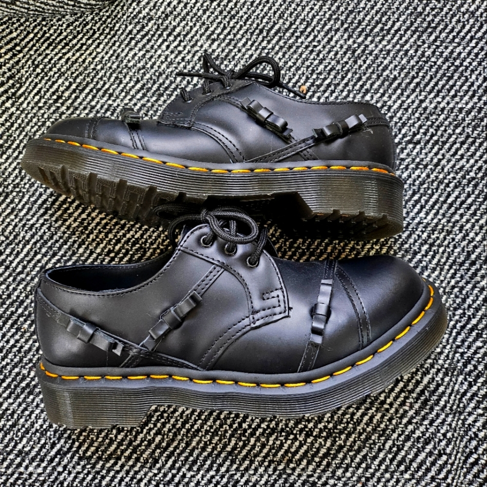 Dr. Martens Bow Leather Oxfords Black
